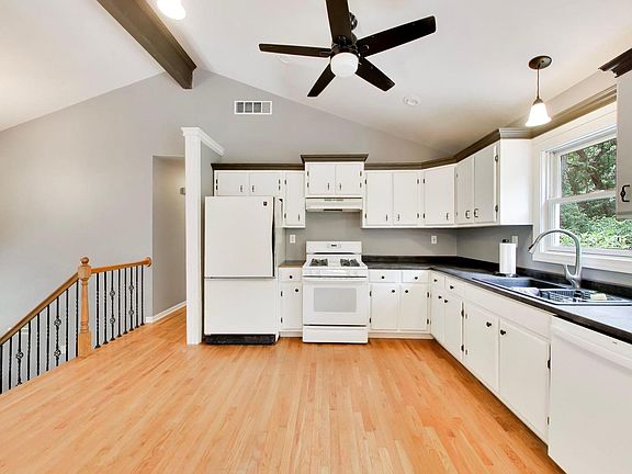 5th image of 8808 Hickory Ln