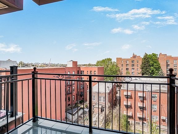 4th image of 65-27 Roosevelt Ave #4B