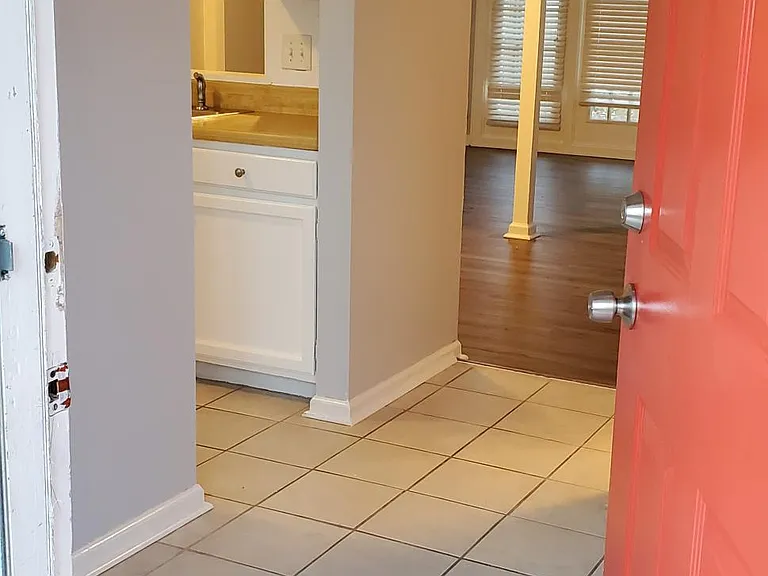4765 Greenlaw Dr — Photo 3