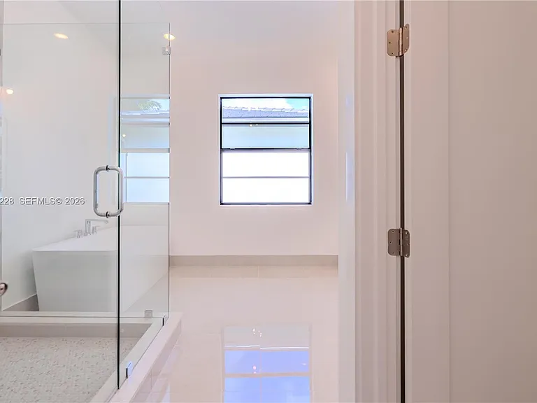 1427 SW 23rd St — Photo 53