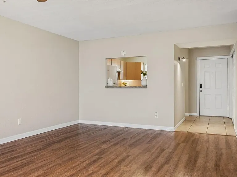 14421 Americana Cir #204 — Photo 13