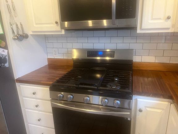 5th image of 39 Gateway Ct