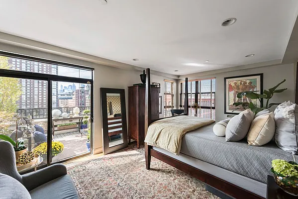 Sold by Nest Seekers International | media 22