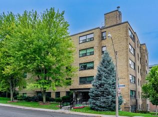 2 Ridelle Ave #404, Toronto, ON M6B1H4