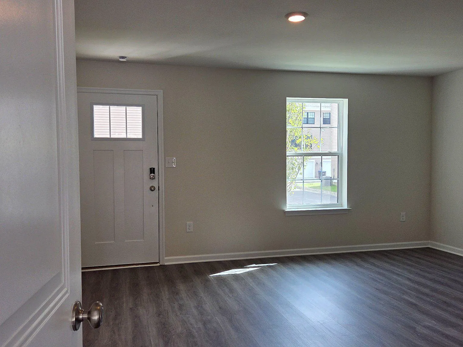 3 bed, 2.5 bath, 1763 sqft, $3,300 — Photo 4