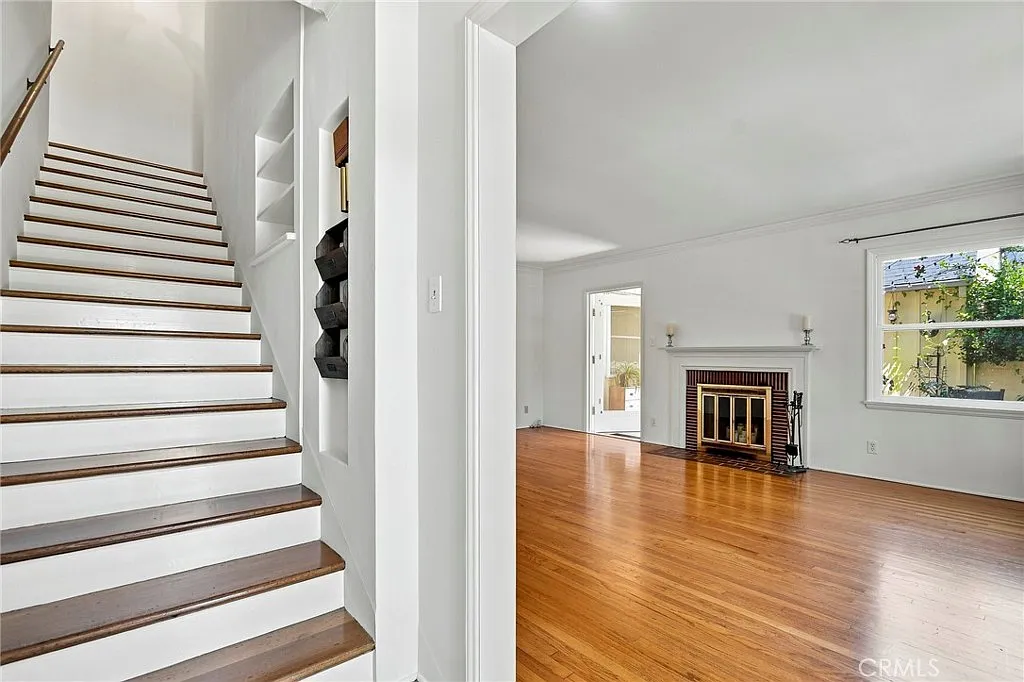 2 bed, 1371 sqft, $3,495 — Photo 2