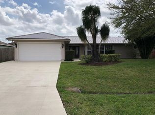 1038 SW Mantilla Ave, Port Saint Lucie, FL 34953