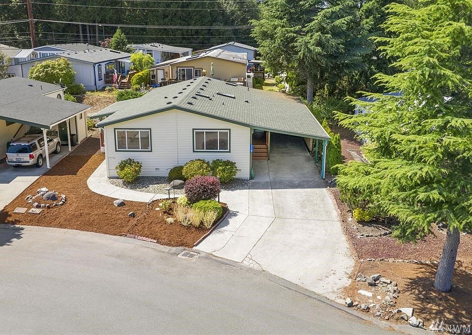 119 NE Zodiac Lane