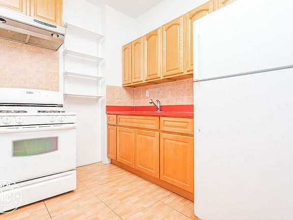 4th image of 466 Franklin Ave #3J