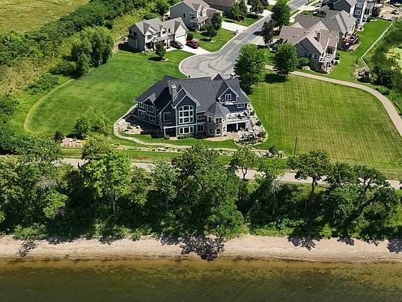 2nd image of 854 Beach Rd