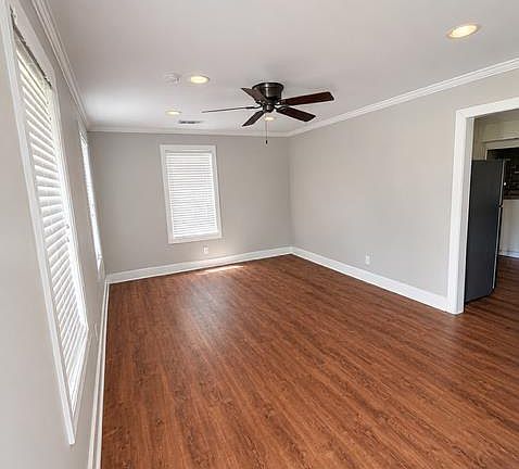 3rd image of 1004 Deering St