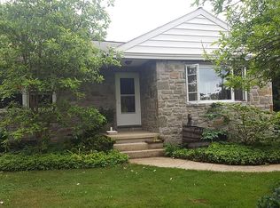 511 S 9th St, Akron, PA 17501