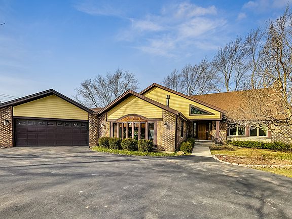 3rd image of 21770 W Boschome Dr