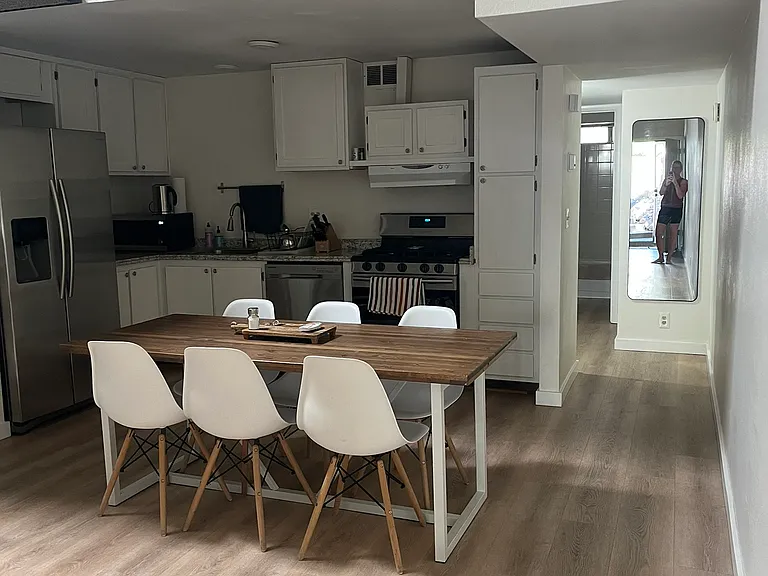 6401 Saint Nicholas Cir #20 — Photo 4