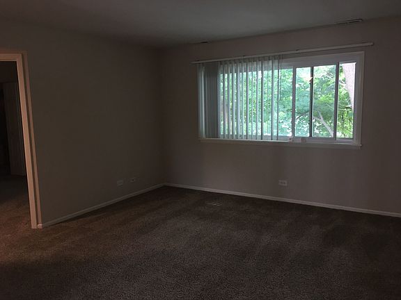 2nd image of 907 N Milwaukee Ave APT 201