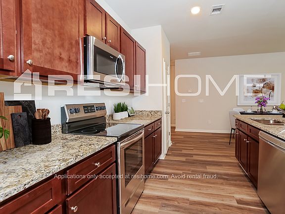 3rd image of 15 Winchester Ave