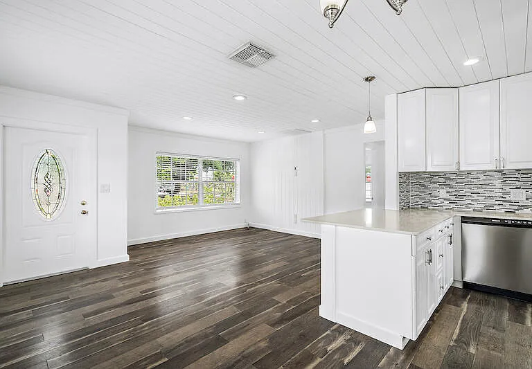 4615 Garden Ave — Photo 2