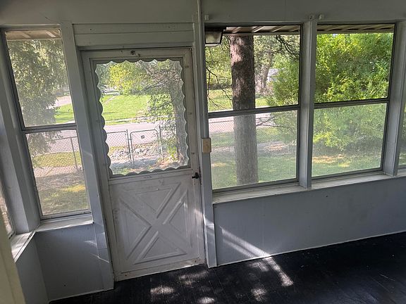 4th image of 28704 Aberdeen St