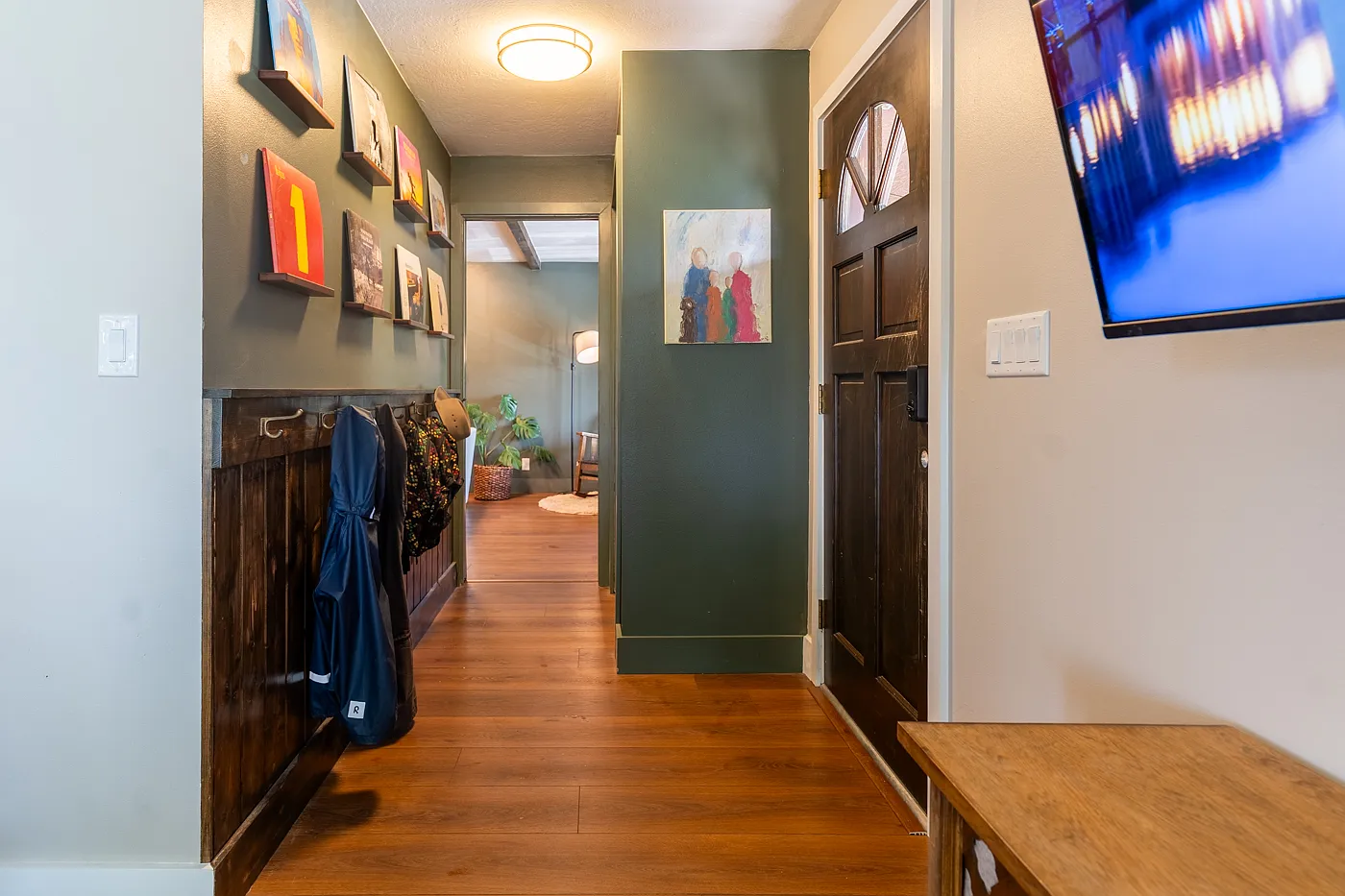 1041 Lamplighter Dr — Photo 2