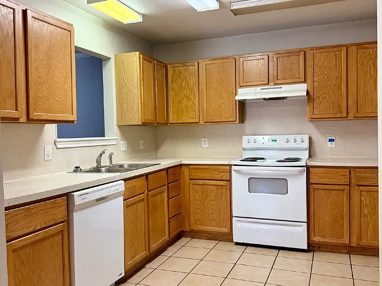 304 N Brentwood Ave #A — Photo 6