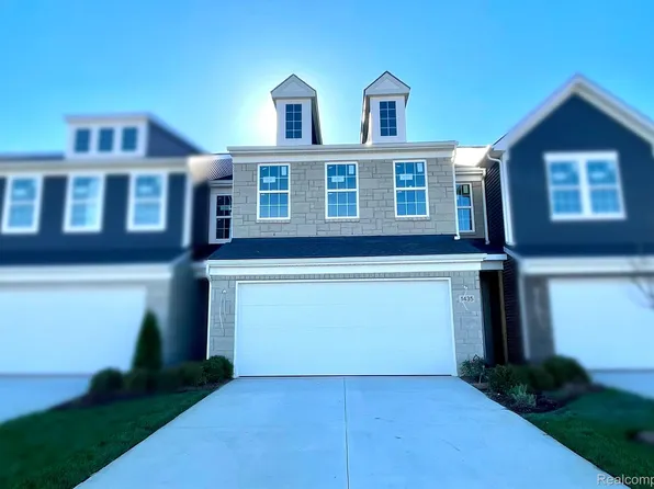 1452 Arcadia Dr, Milford, MI 48381