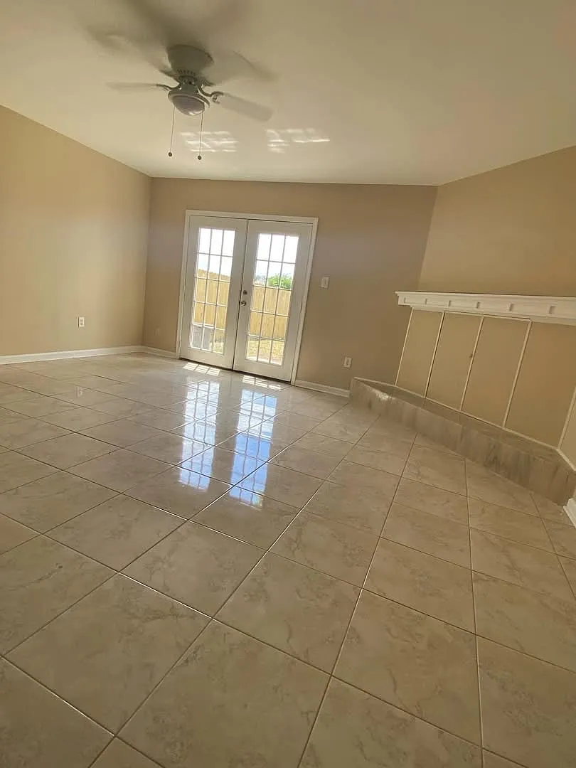 7036 Northgate Dr — Photo 2
