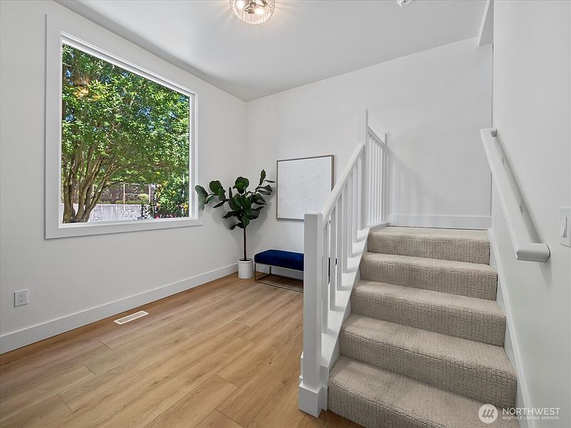 3rd image of 3117 E Yesler Way