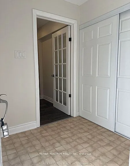 187 Crossland Gate #LOWER — Photo 3