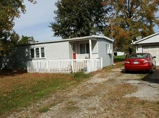 102 N 2nd St, Oconee, IL 62553