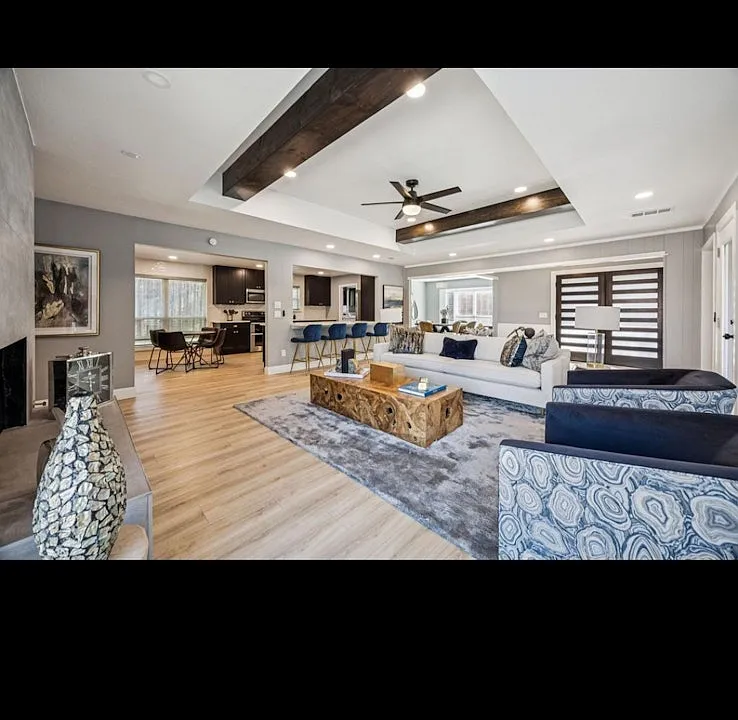 2833 Meadowbrook Dr