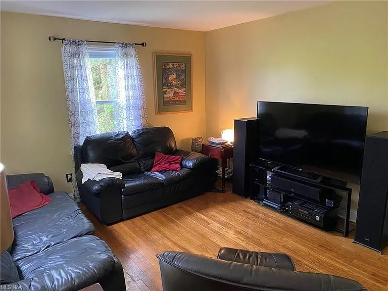 23717 E Oakland Rd — Photo 11