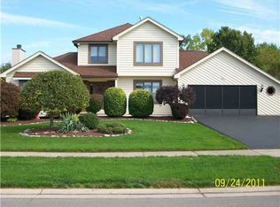 141 Clearwater Cir, Rochester, NY 14612