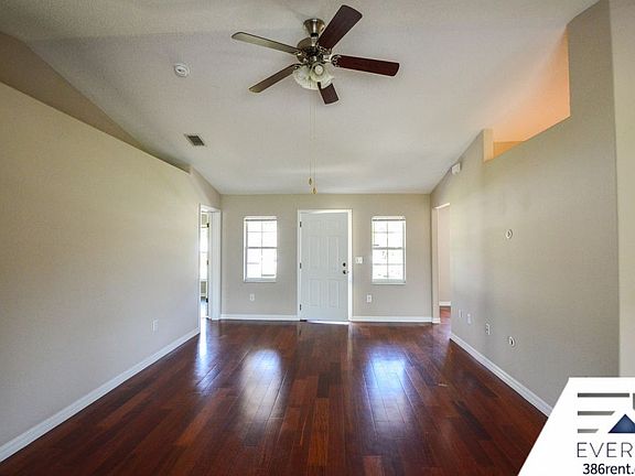 4th image of 11 Pebble Stone Ln