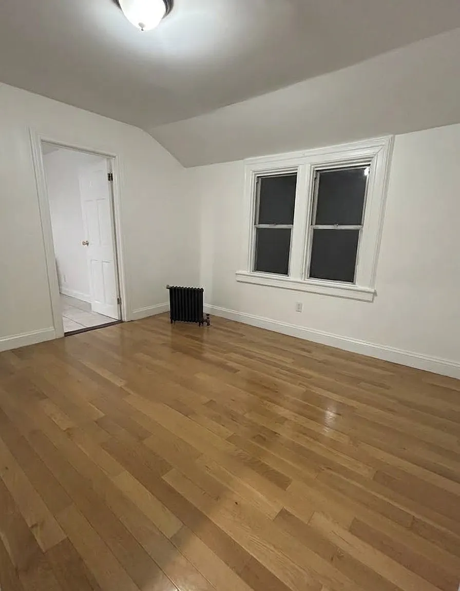 855 Troy Avenue — Photo 2