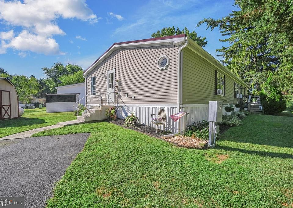 1st image of 789 Hoffmeier Rd