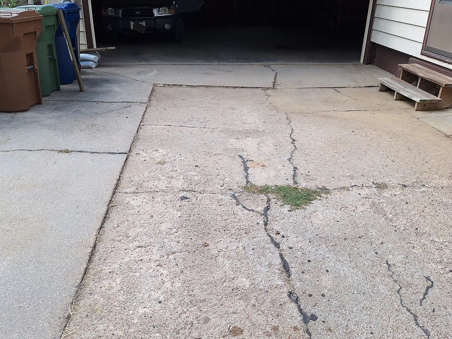 3 bed, 2043 sqft, $1,850 — Photo 3