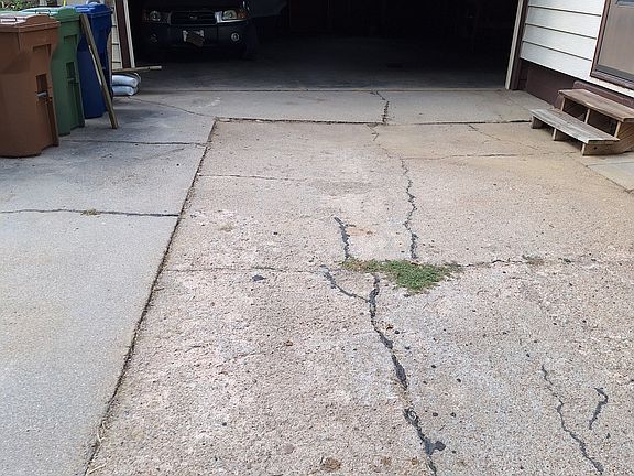 2.5 car attached garage