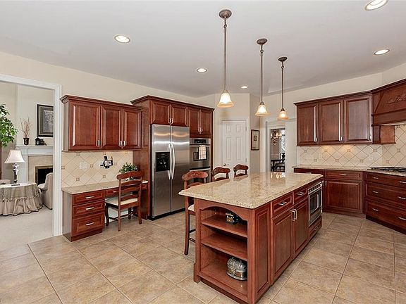 5th image of 38235 McDowell Dr
