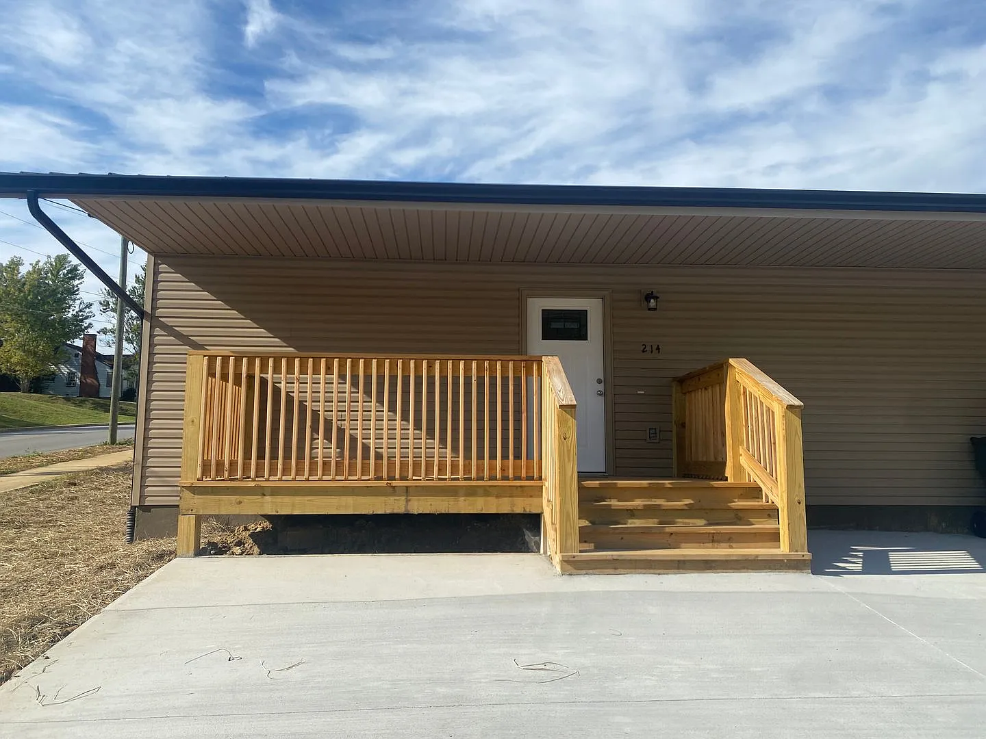 Laurel St Duplexes — Photo 3