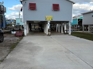 140 Memory Ln, Grand Isle, LA 70358