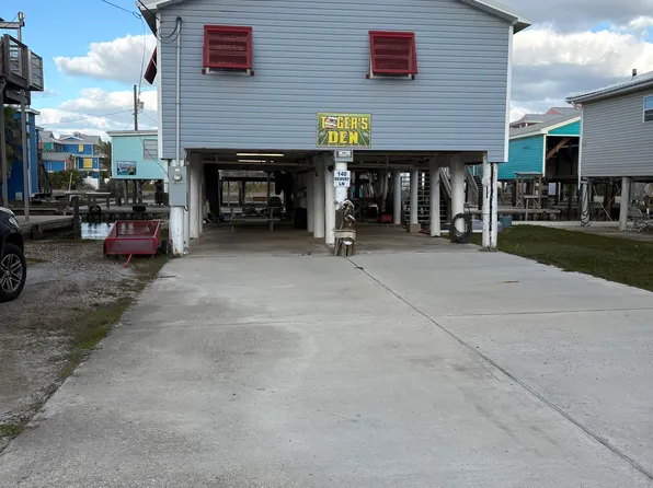 140 Memory Ln, Grand Isle, LA 70358