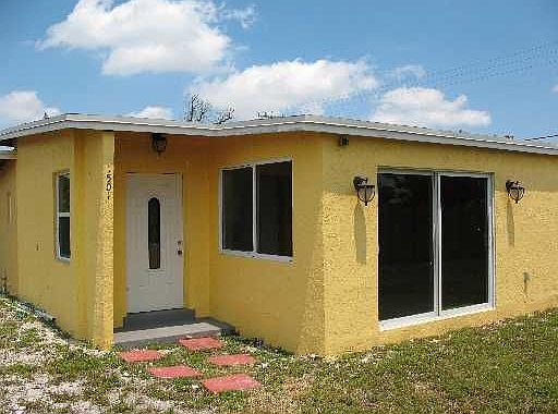 3rd image of 1501 NW 11th St