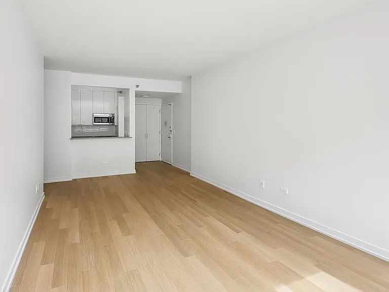 75 W End Ave #S2E — Photo 7