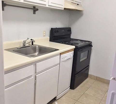 4th image of 1079 W 38th St #1079