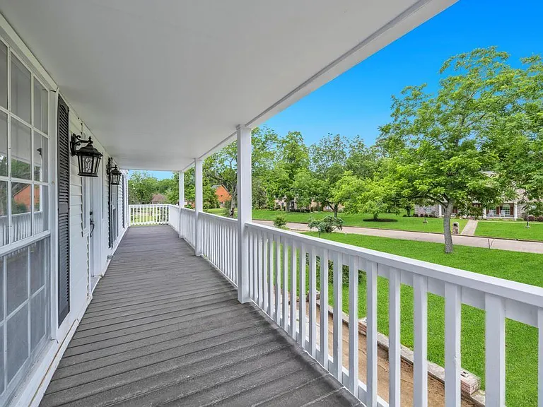 4409 Hillbrook Dr — Photo 4