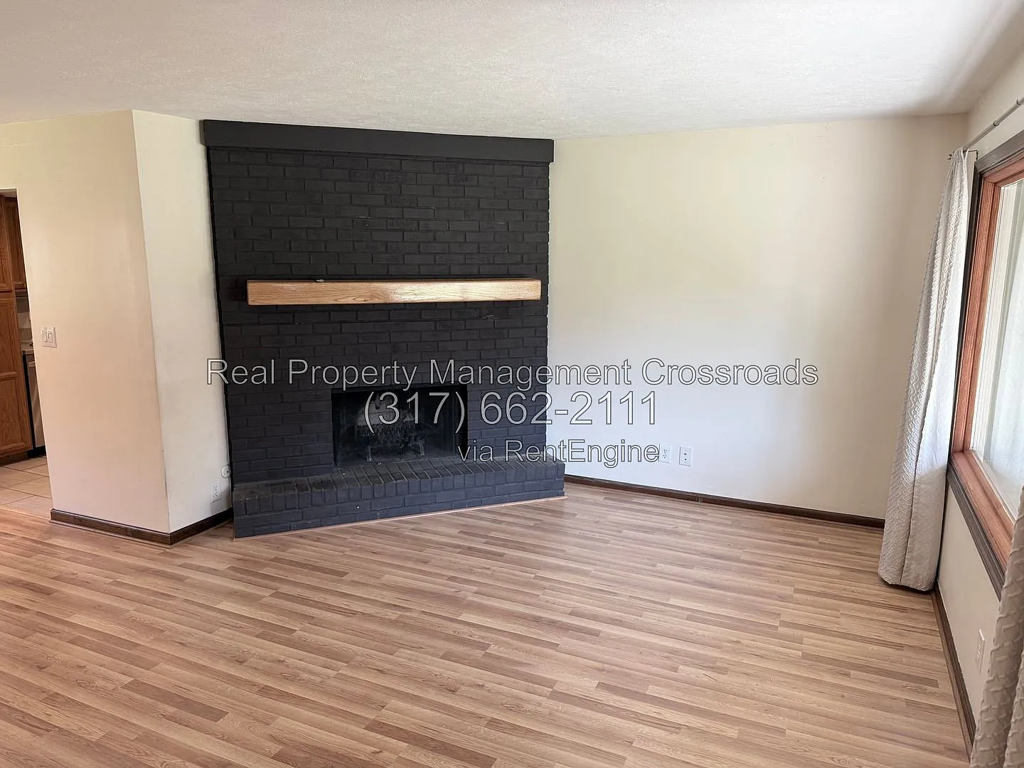 3 bed, 1.5 bath, 1322 sqft, $2,100 — Photo 3