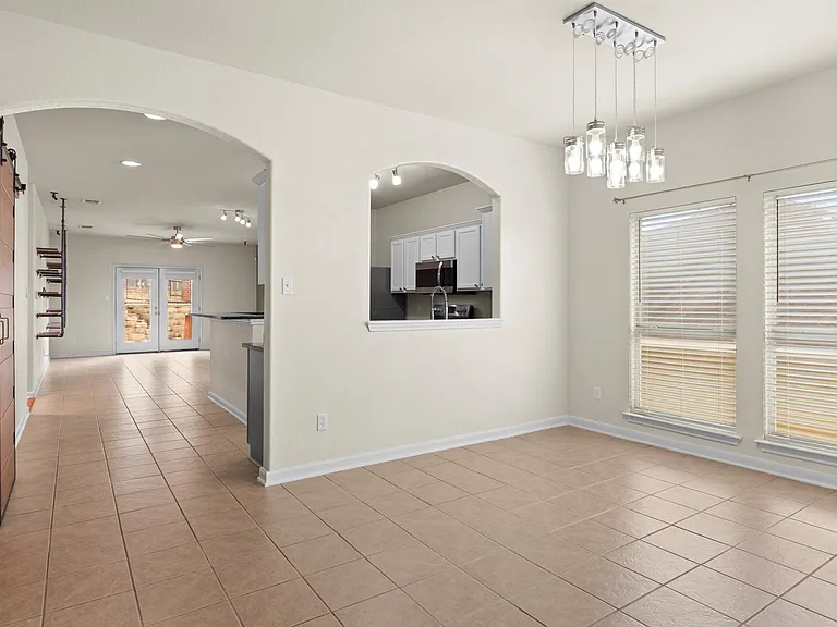 6730 Nora Vista Way — Photo 3