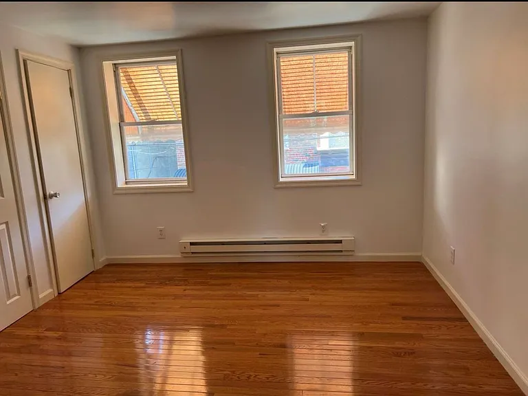 1208 S Alder St — Photo 6