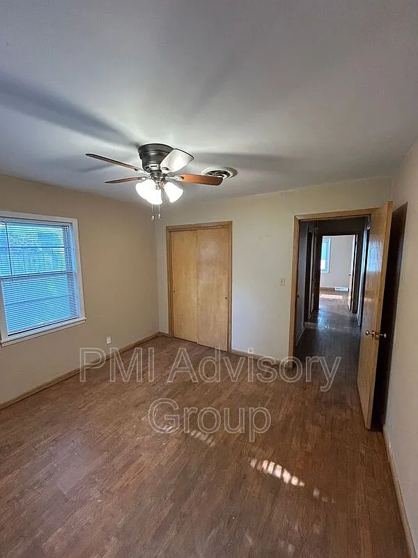 2 bed, 1.0 bath, 1018 sqft, $970 — Photo 3