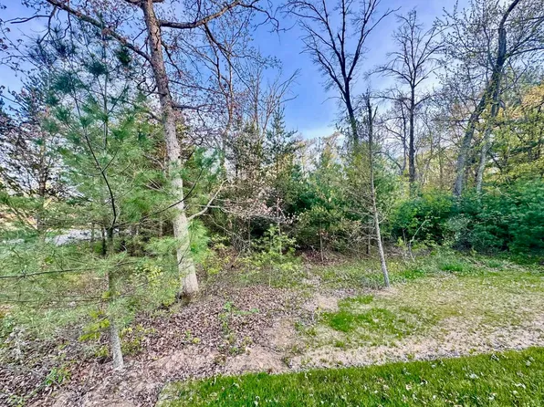 333 Oakbrook Dr, Wisconsin Dells, WI 53965
